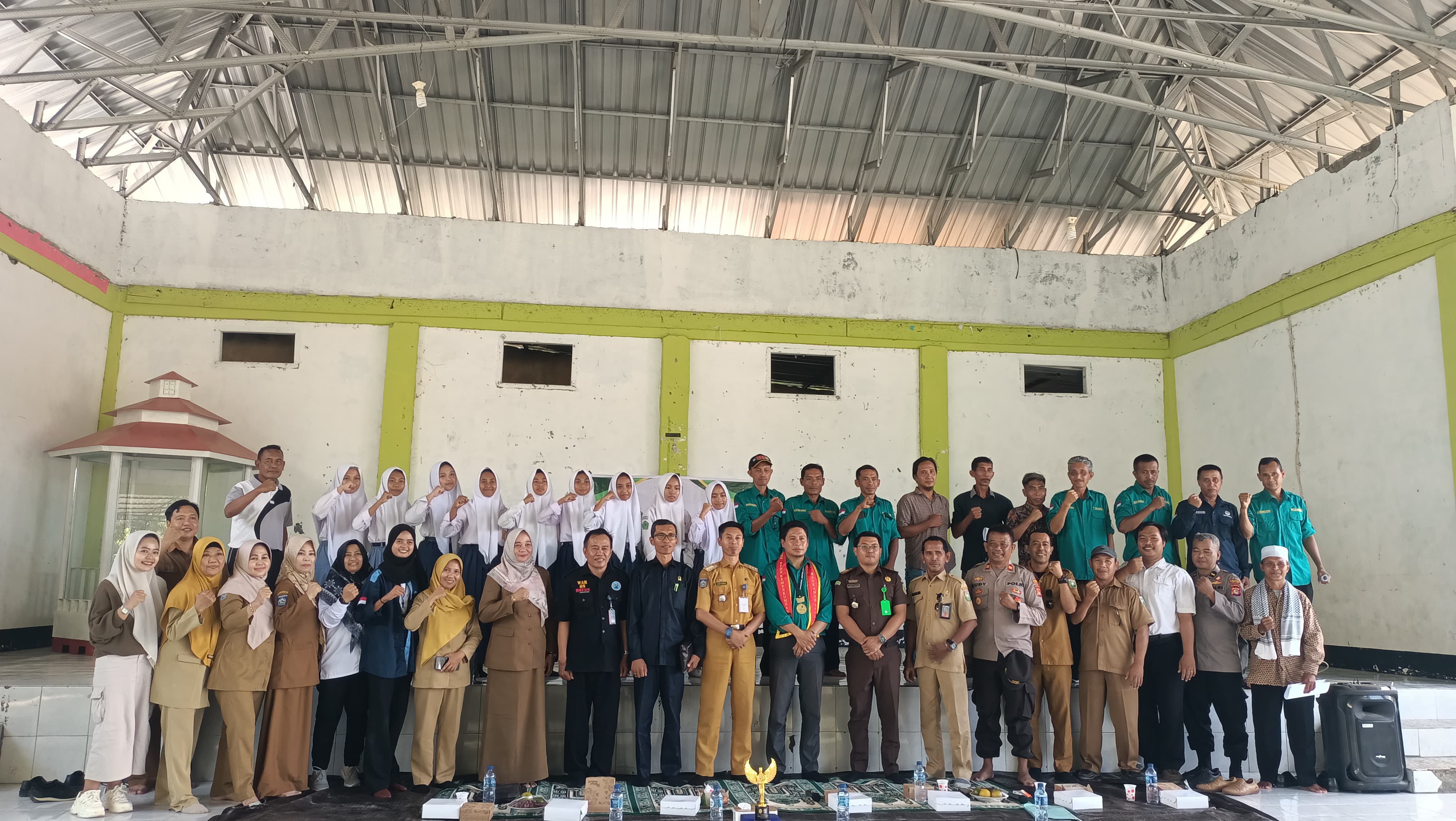 Pembinaan Keluarga Sadar Hukum (Kadarkum) di Desa Lenangguar Kecamatan Lenangguar Tahun 2024